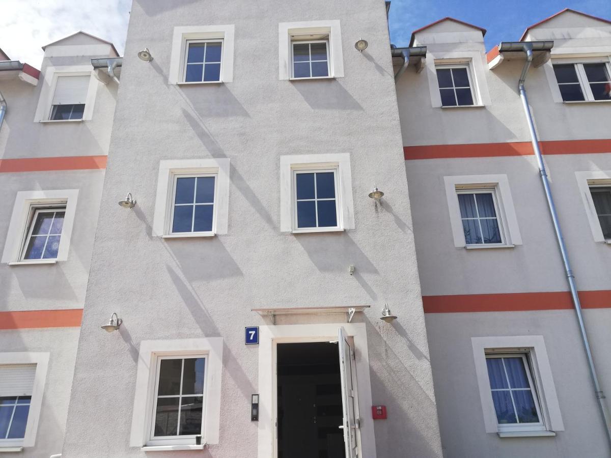 Ferienwohnung Apartament Przy Parku Kórnik Exterior foto