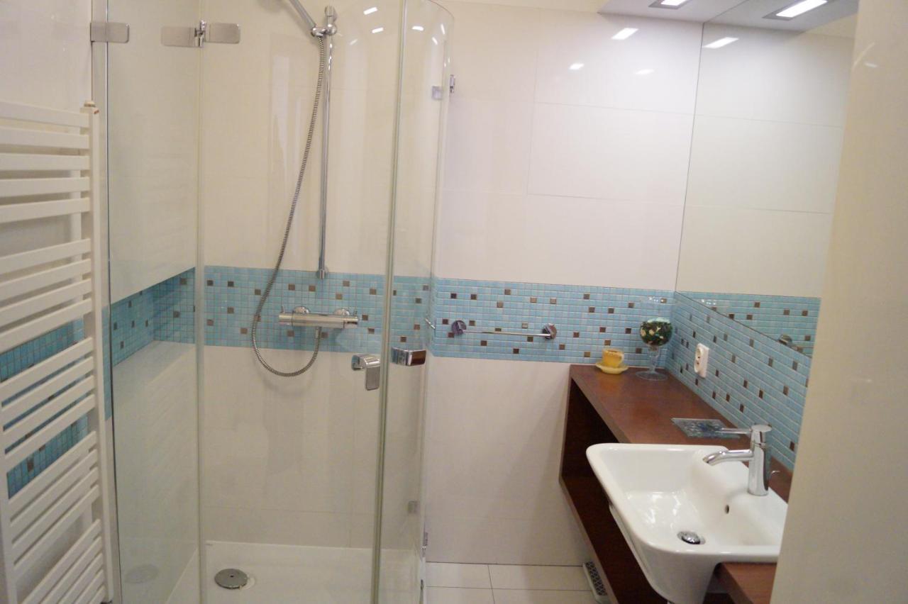 Ferienwohnung Apartament Przy Parku Kórnik Exterior foto